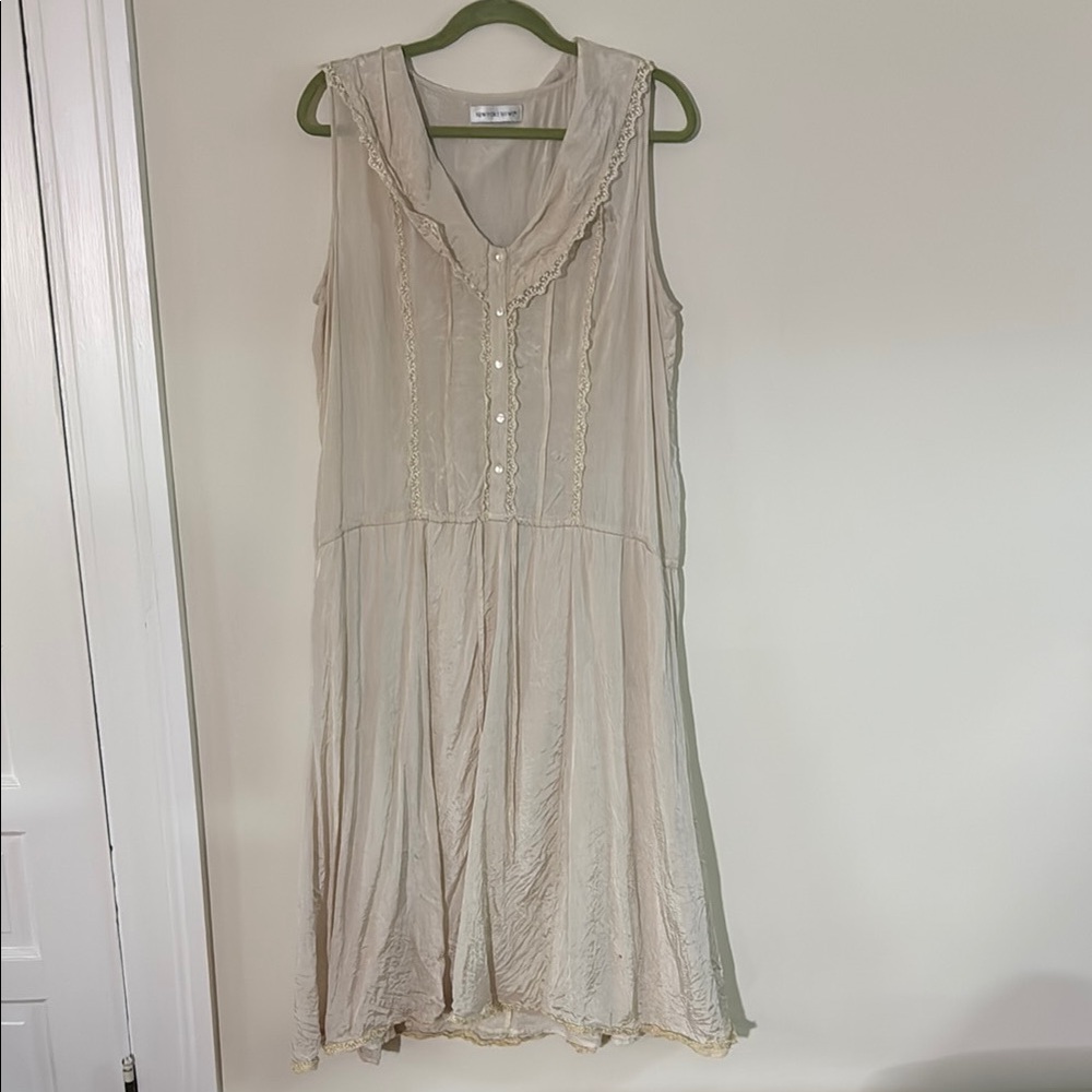 Vintage Newport News Elegant Cream Sleeveless Dress